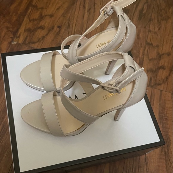 𝐍𝐢𝐧𝐞 𝐰𝐞𝐬𝐭 𝐧𝐮𝐝𝐞 𝐡𝐞𝐞𝐥𝐬 ❤︎︎❤︎︎ - Picture 2 of 7